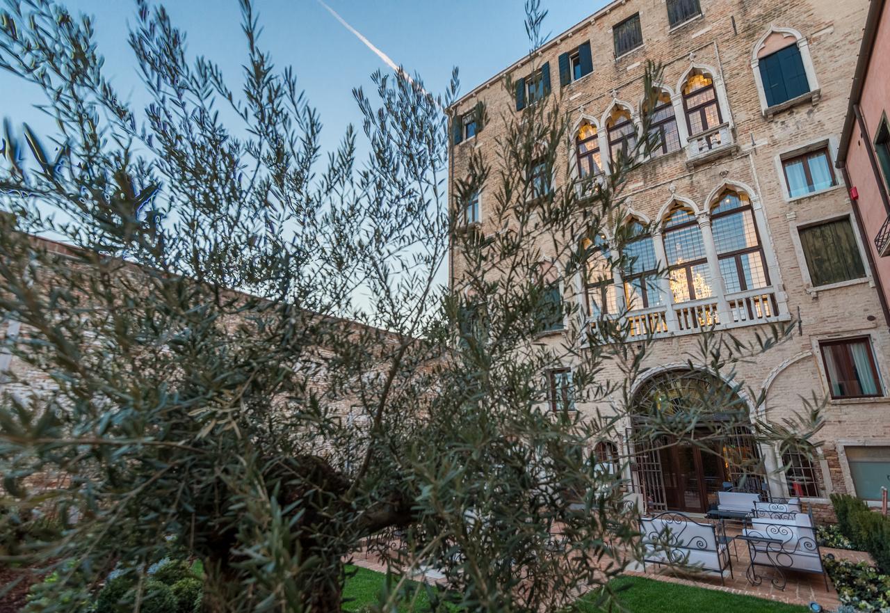 Hotel Nani Mocenigo Palace Venezia Esterno foto The courtyard of the Ca' Foscari University of Venice